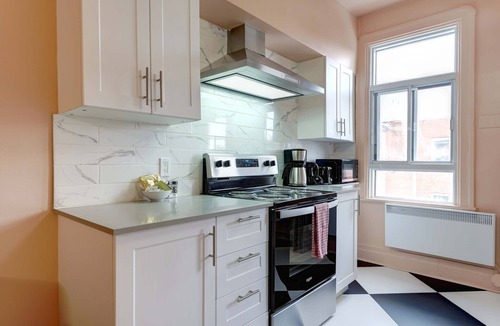 Hochelaga Apartment | Glamorous getaway | Subway nearby | Parking ($)