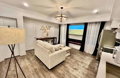 Gainesville House | Glamorous Hideaway