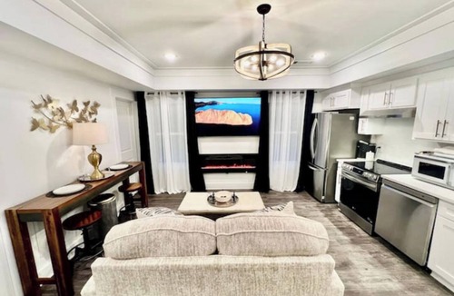 Gainesville House | Glamorous Hideaway