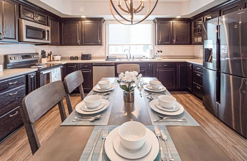 Evansville House | Glamorous Renovated Modern Home