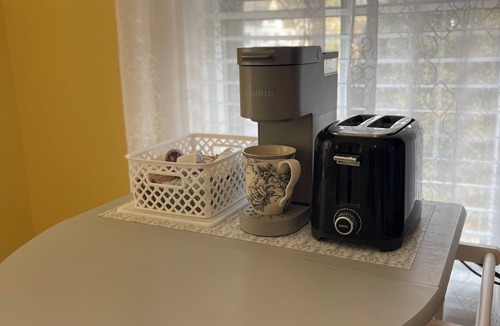 Kennebunk Apartment | Glamour meets Country Guest Suite with Hot Tub!