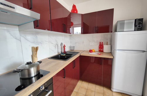 Puttelange-aux-Lacs Apartment | Glamour Red Apartment