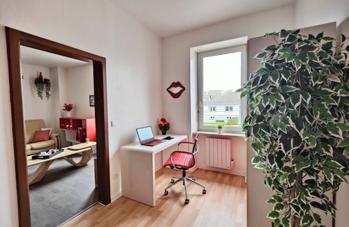 Puttelange-aux-Lacs Apartment | Glamour Red Apartment