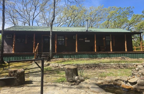 Clayton Cabin | Glamper's Dream - Lakefront Cabin with Mountain View
