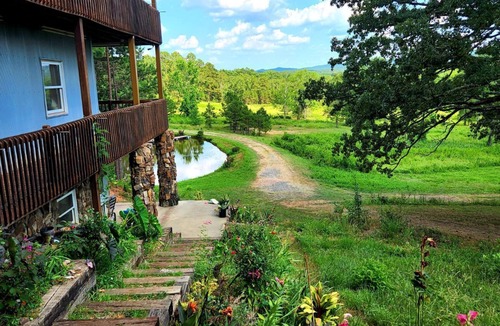 Oden RV Rental | Glamping deck. Perfect for viewing the eclipse!