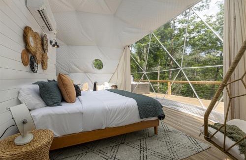 Simpson House | Glamping Dome Hot Tub, Fire Pit & Forest Views