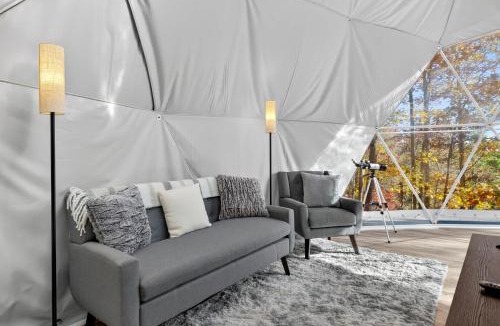 Wardensville House | Glamping dome w fire pit & BBQ stargazing