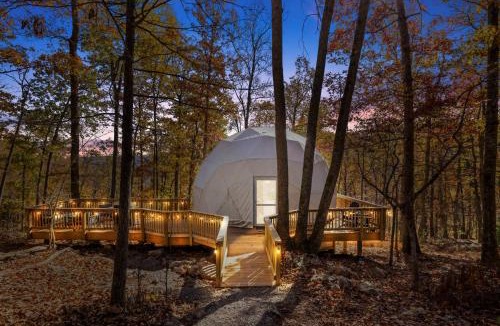 Wardensville House | Glamping dome w fire pit & BBQ stargazing
