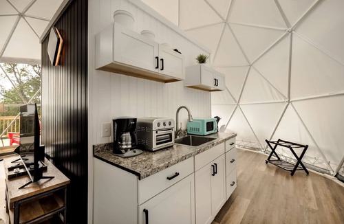 Capon Bridge Apartment | Glamping dome w/hot tub & fire pit