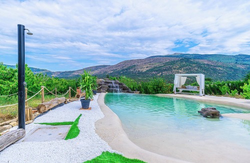 Casas del Castanar Cabin | Glamping El Jardin De Las Delizias, Valle del Jerte, Spain