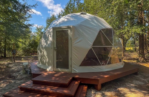 High Springs RV Rental | Glamping GeoDome ~ 4min to Springs ~ AC ~ Grill ~ Firepit