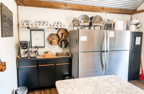 Marble Falls Apartment | Glamping Horse Ranch sleeps 28