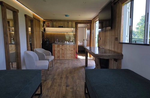 Llanbedr-dyffryn-clwyd Cabin | Glamping hut with amzing views