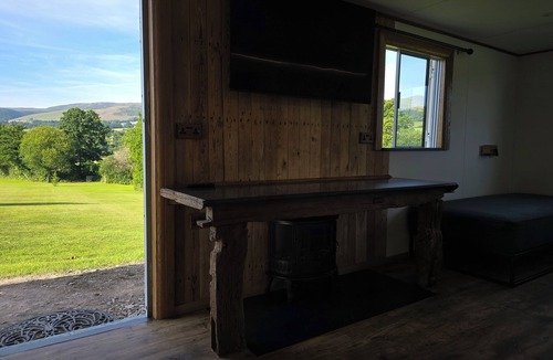 Llanbedr-dyffryn-clwyd Cabin | Glamping hut with amzing views