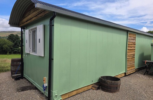 Llanbedr-dyffryn-clwyd Cabin | Glamping hut with amzing views