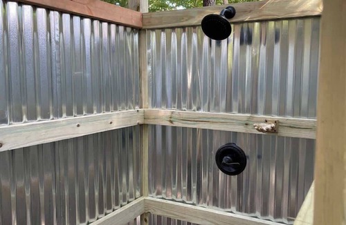 Berryville House | Glamping in an Airstream, Hot Tub, Fire Pit