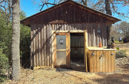 Smithville House | Glamping in Stunning Woods w/Hot Tub and Sauna! - Green Tent