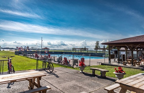 Lakehurst House | Glamping in the Kawartha's