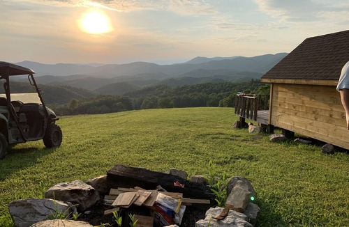 Covington Cabin | Glamping in the Tiny House with a Huge View