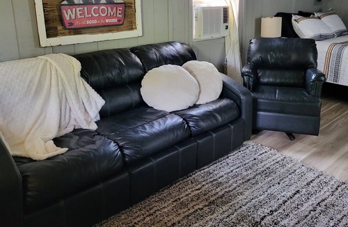 Proctor Cabin | Glamping Nice Cabin at Illinois River with float trips/ golfing