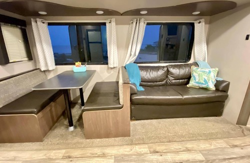 Gilchrist House | Glamping on the Bay with fishing dock