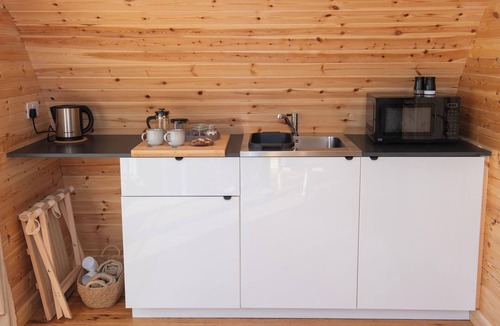 Muston Cottage | Glamping Pod 2 Presence