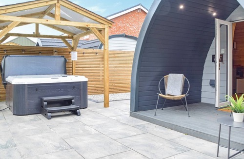 Chorlton-by-Backford Cottage | Glamping Pod 2 - UK49950