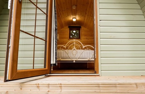 Bexhill-on-Sea Cabin | Glamping Pod non- Pet Friendly