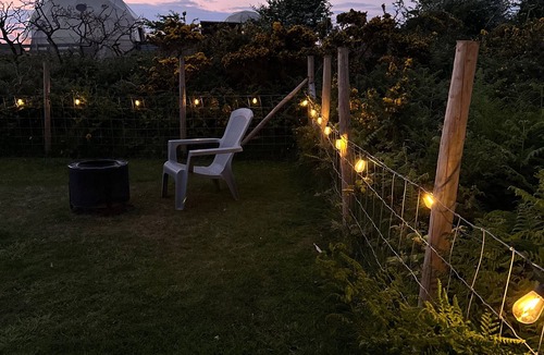 Llanybri Cabin | Glamping Pod - Sleeps 4 - Pets - Parking