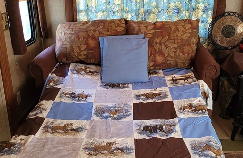 Tillman County House | Glamping RV, private, family & pet friendly, hiking, fishing, horses-W