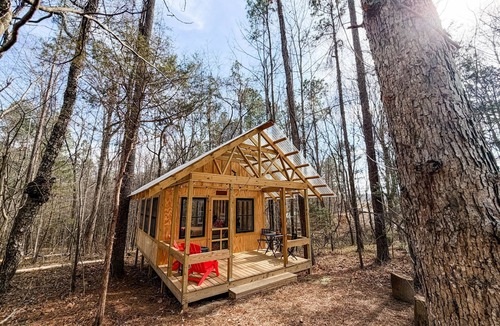 Henderson Cabin | Glamping-Style Cabin at Kerr Lake — "The Lodge"