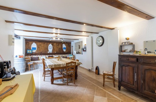 Auriac-du-Perigord RV Rental | Glamping 'Tente' with Shared Terrace and Shared Garden