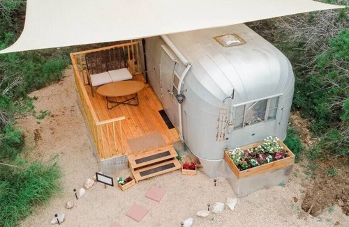 Marble Falls Apartment | Glamping trailer with private bath
