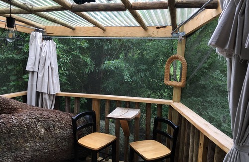Live Oak Other | Glamping Treehouse on Farm, Unique Experience!