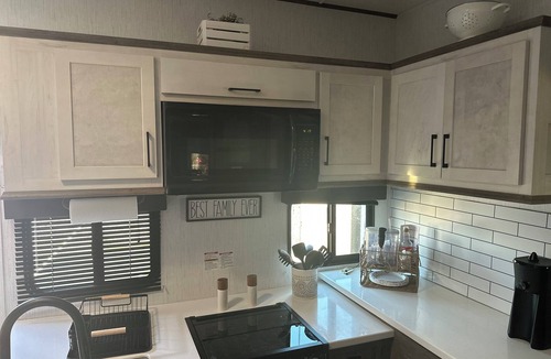Berger RV Rental | Glamping with gorgeous sunset views, trolley to all wineries