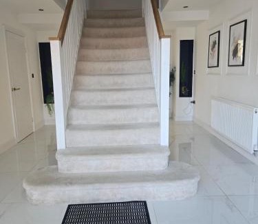 Wolverhampton House | Glams beautiful luxury home