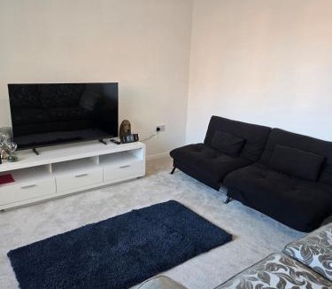 Wolverhampton House | Glams beautiful luxury home