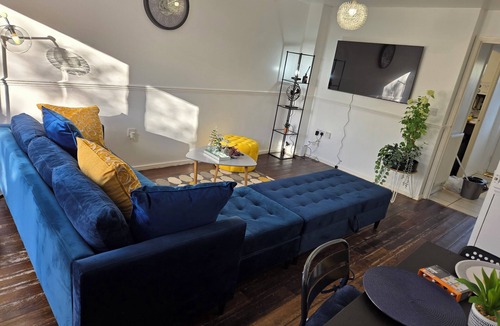 Featherstone House | Glams2bed house