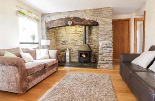 Denbigh House | Glan Gors