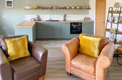 Lloc House | Glan Llyn Annex