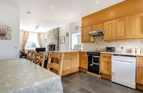 Rhydlydan Cottage | GLAN NUG, pet friendly, with open fire in Rhydlydan