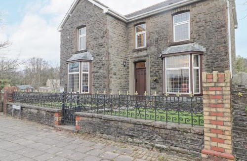Ystradgynlais House | Glan Yr Afon