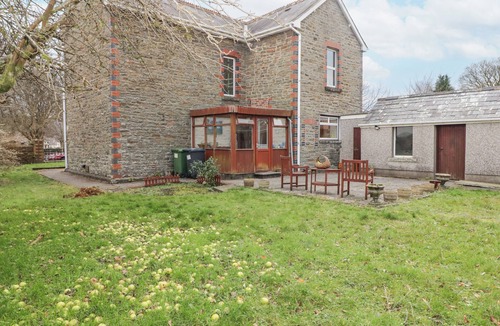 Gorseinon Cottage | Glan Yr Afon