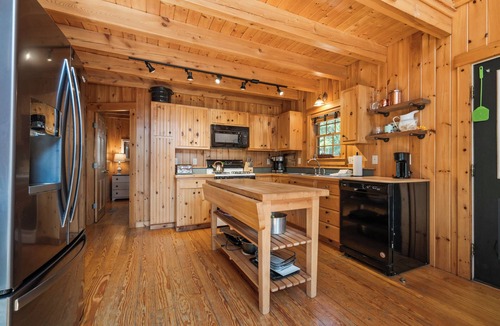 Oquossoc House | Glandore | Private Waterfront w/Dock & Hot Tub