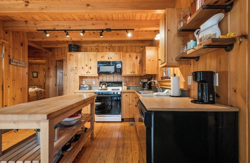 Oquossoc House | Glandore | Private Waterfront w/Dock & Hot Tub