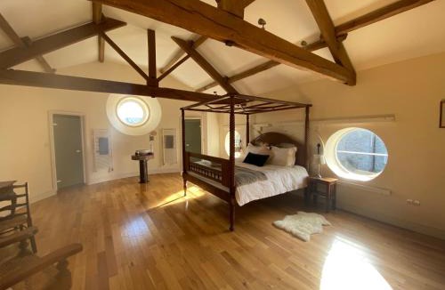 Westbrook Court House | Glanhenwye Courtyard Cottages