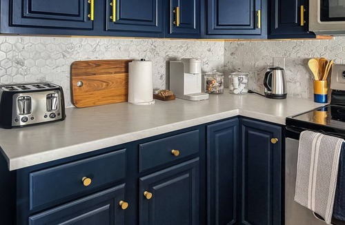 Northport House | Glaring & Modern 3BR 2BTH Home 13 Min DT Stadium - Lux Backyard