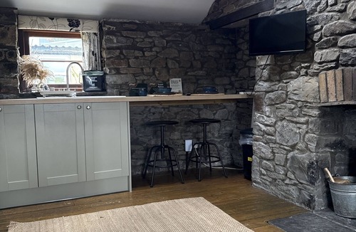 Cwmbach Apartment | Glas, our first floor twin only studio