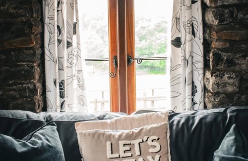 Cwmbach Apartment | Glas, our first floor twin only studio