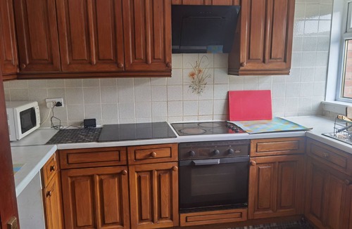 North Glasgow Apartment | Glasgow Apartment Free Parking